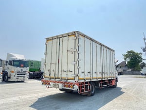หกล้อตู้สิบบาน  HINO FC9J 175 แรงปี 56 (8338)