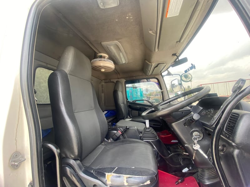 หกล้อตู้สิบบาน HINO FG8J 240 แรง ปี 2561(4378)