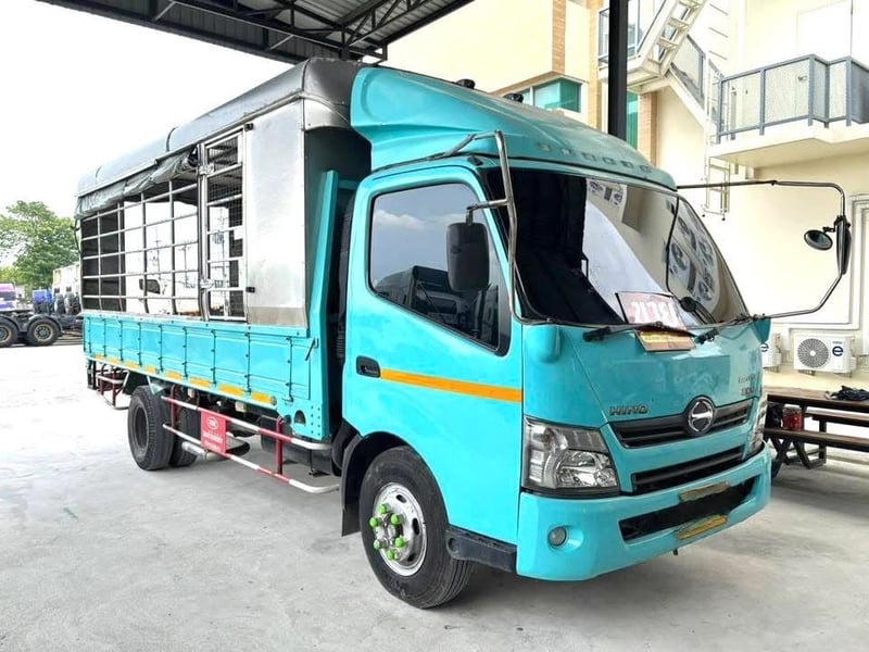 หกล้อโดยสาร HINO XZU  150 แรงม้า ปี 2561 (2872)