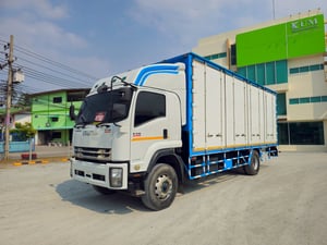 หกล้อตู้สิบบาน ISUZU FTR 240 แรง ปี 64