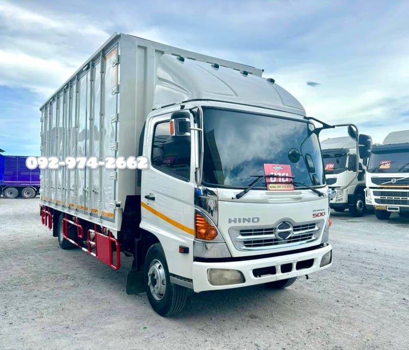 หกล้อตู้สิบบาน HINO FC9J 175 แรง ปี 2556(8338)