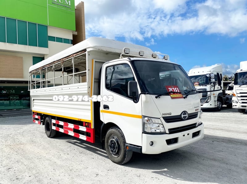 หกล้อโดยสาร HINO XZU 150 แรง ปี 2565 (3079) หกล้อโดยสาร HINO XZU 150 แรง ปี 2565 (3079)