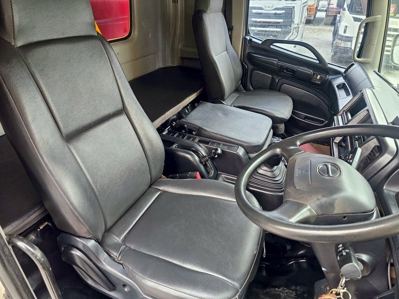 สิบล้อคอก HINO FL8J 260 แรงปี 59(2895)
