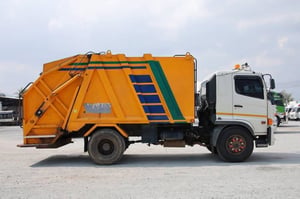 หกล้อบรรทุกขยะ  HINO FG8J 240 แรง ปี 2566 (4039)