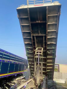 หางเซมิดั้มพ์ สองเพลา อู่เดอะซัน ปี 2566 (3395) หางเซมิดั้มพ์ สองเพลา อู่เดอะซัน ปี 2566 (3395)