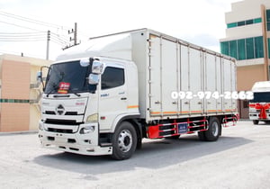 HINO FG 240แรงม้า รถบรรทุก 6ล้อ ตู้แห้ง เลขไมล์น้อยกว่า 800,000 กม. HINO FG 240แรงม้า รถบรรทุก 6ล้อ ตู้แห้ง เลขไมล์น้อยกว่า 800,000 กม.