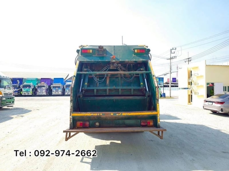 หกล้อบรรทุกขยะ  HINO FG8J 240 แรงปี 66 (4084)