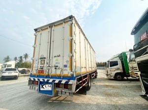 ISUZU FTR 240 แรง ปี 57 (9785) หกล้อตู้สิบบาน  หลังคาลอน ‼️