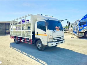หกล้อคอกบรรทุกน้ำ รถขนน้ำขวด  ISUZU FRR 190 แรง ปี 64(4513)