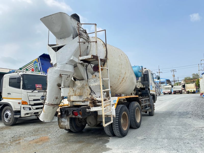 สิบล้อโม่ปูน HINO FM1A 330 แรงปี 56(9081)