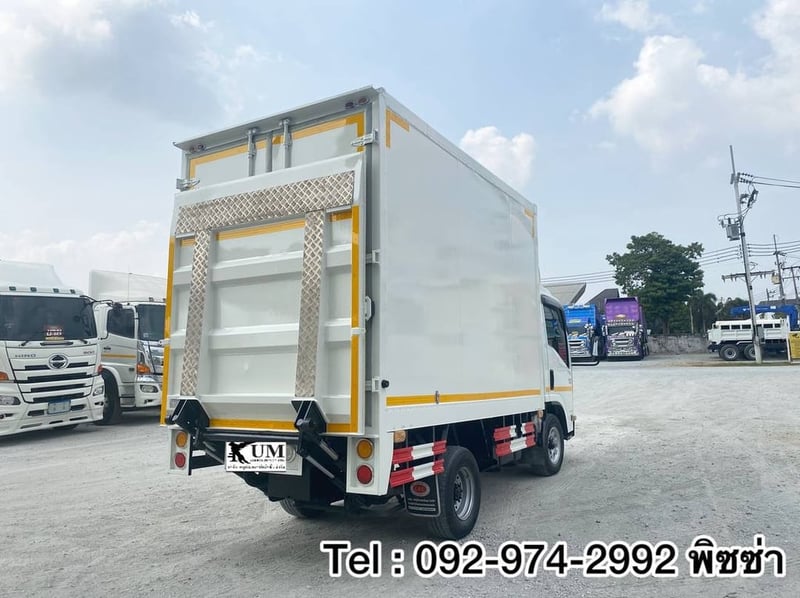 สี่ล้อตู้ทึบ ISUZU NLR  130 แรงม้า ปี 64 (3ฒฐ3578)