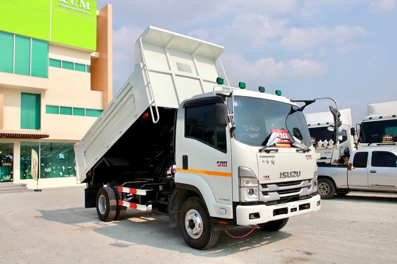 หกล้อดั้มพ์  ISUZU FRR 210  แรง ปี 2566 (4606)