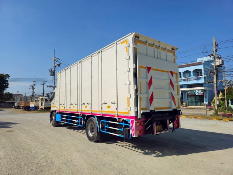 หกล้อตู้สิบบาน HINO FG8J 240 แรง ปี 2562(8724)