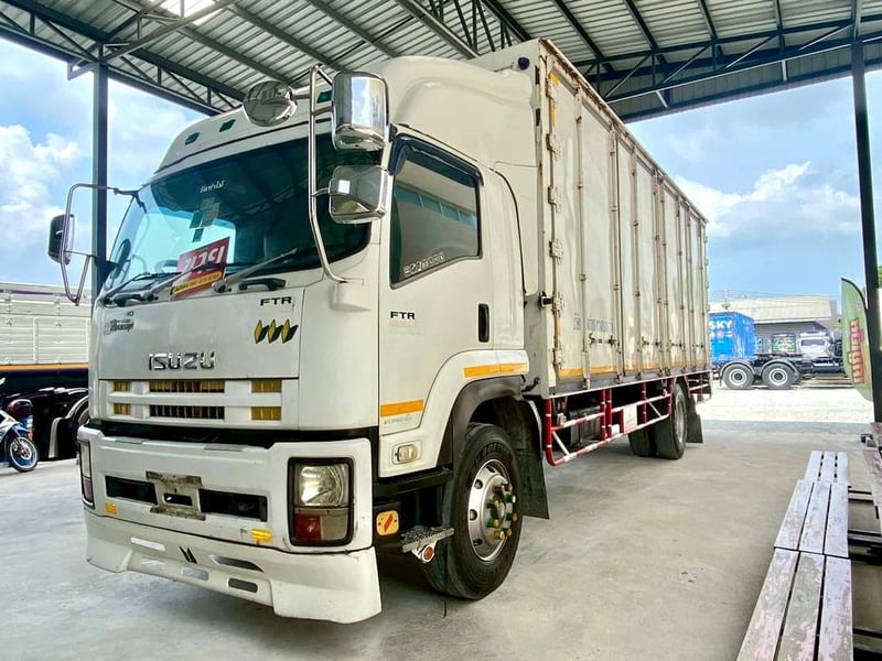 ISUZU FTR 240 แรง ปี 57 (9785)