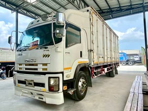 ISUZU FTR 240 แรง ปี 57 (9785)