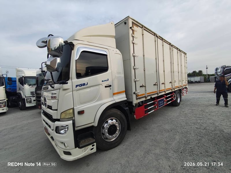 หกล้อตู้สิบบาน HINO FG8J 240 แรง ปี 2561(4378 หกล้อตู้สิบบาน HINO FG8J 240 แรง ปี 2561(4378
