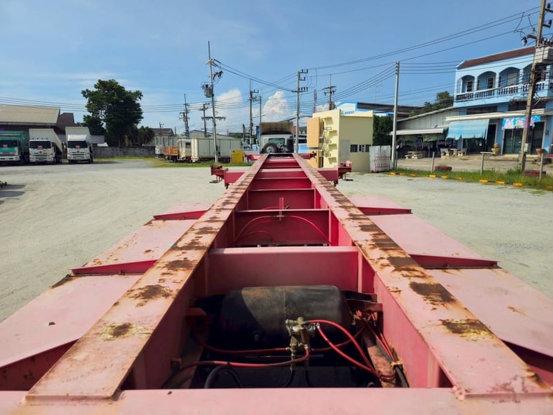 หางก้าง สามเพลา อู่สามมิตร ปี 2556 (1586) หางก้าง สามเพลา อู่สามมิตร ปี 2556 (1586)