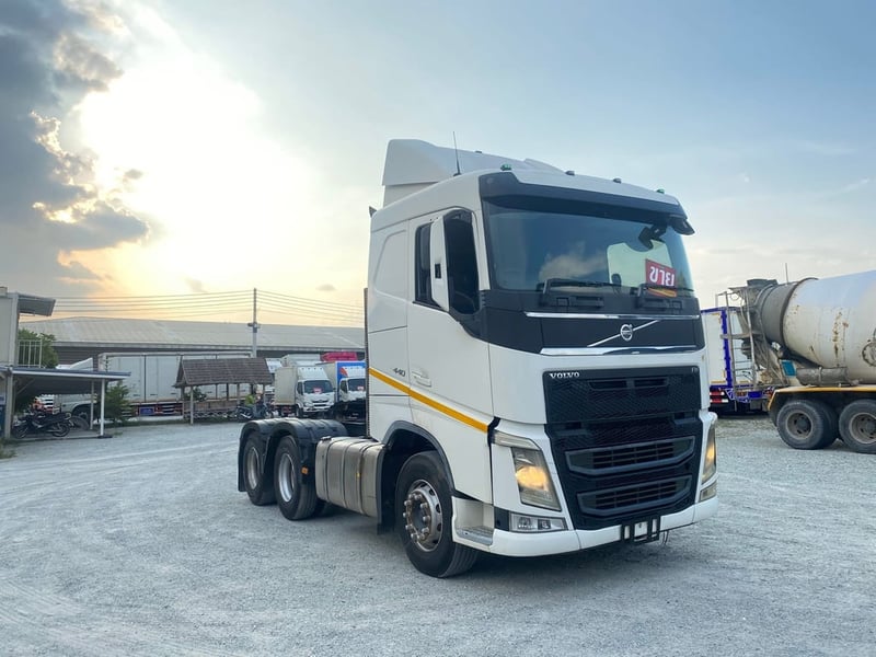 หัวลากVOLVO สองเพลา FH 440 ปี 2558 (8454) หัวลากVOLVO สองเพลา FH 440 ปี 2558 (8454)