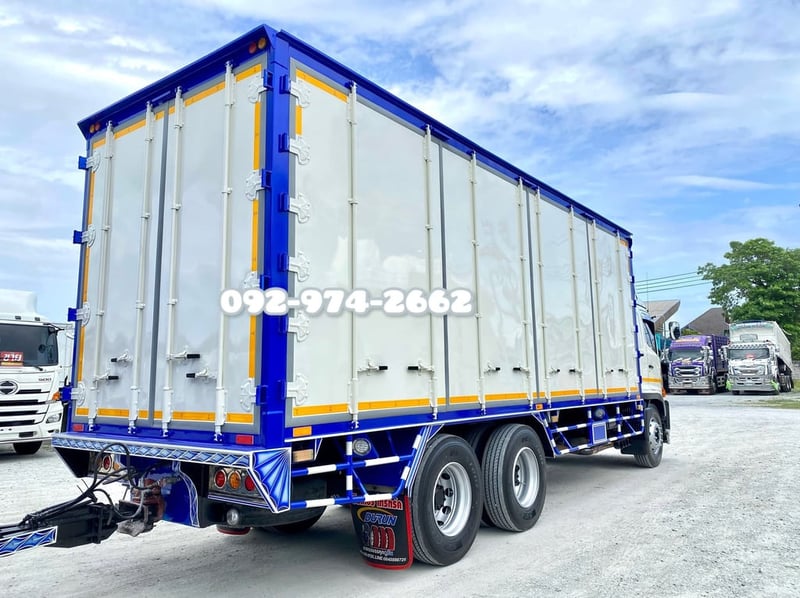 เก็บสวย พร้อมลุย !! สิบล้อตู้สิบบาน HINO FL8J 260 แรง ปี 65 (7642) เก็บสวย พร้อมลุย !! สิบล้อตู้สิบบาน HINO FL8J 260 แรง ปี 65 (7642)