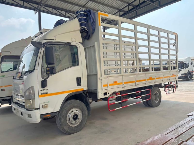 หกล้อคอก ปี 54  ISUZU  NPR  150 เเรง (0100)