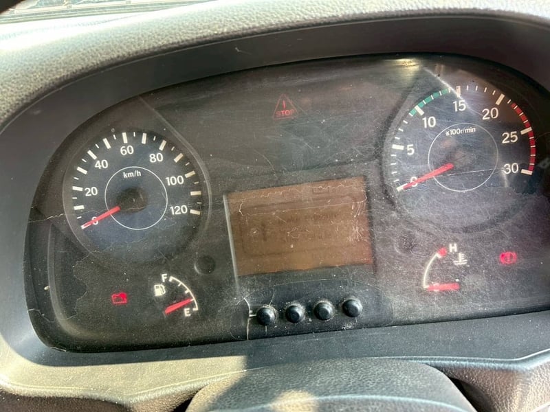 UD GWE 390 แรงปี 58(3413)