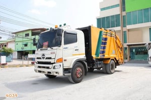 หกล้อบรรทุกขยะ  HINO FG8J 240 แรง ปี 2566 (4039)