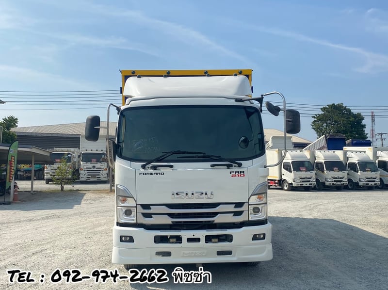 หกล้อตู้สิบบาน ISUZU FRR 210 แรง ปี 66 (8215) หกล้อตู้สิบบาน ISUZU FRR 210 แรง ปี 66 (8215)