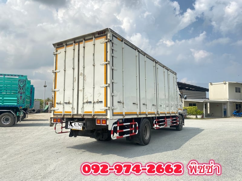 หกล้อตู้สิบบาน HINO FG8J 240 แรง ปี 2561(4378)