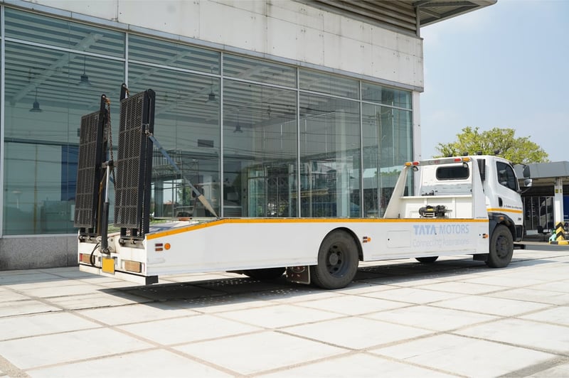 รถบรรทุก 6 ล้อ TATA Ultra T.14 RHD ต่อถาดสไลด์ (Demo)