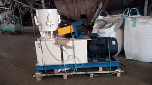 (สินค้าใหม่) เครื่องอัดเม็ด Flat  die pellet mill ขนาด 50HP