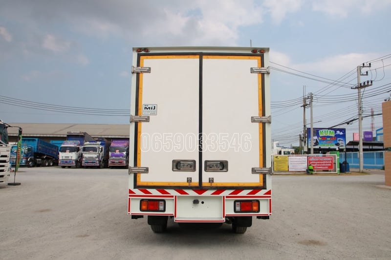  สี่ล้อตู้เย็น ISUZU NLR 130 ปี 2566 