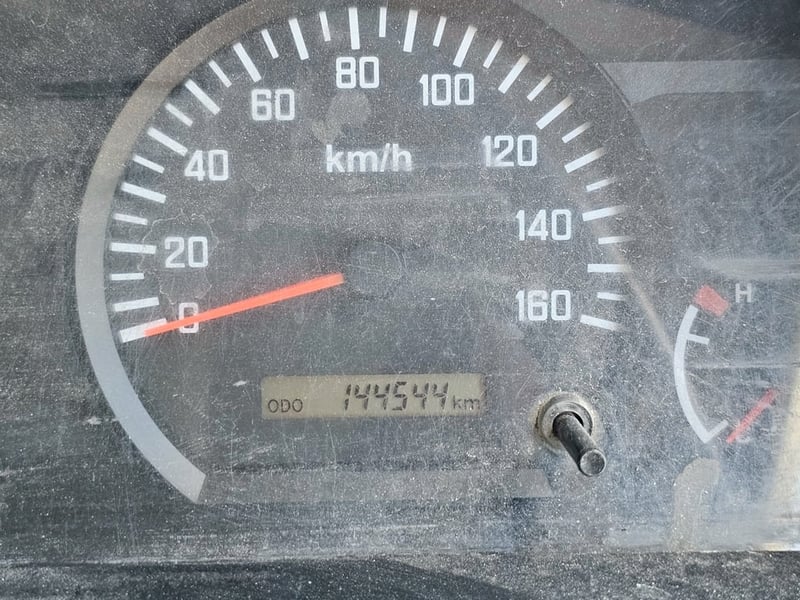 สี่ล้อตู้ ISUZU สี่ล้อตู้ ISUZU