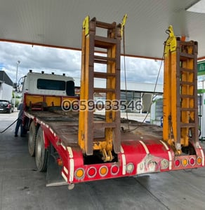 👉สิบล้อท้ายลาด Fuso Fv 380 แรงม้า ปี 58 (4930) 👉สิบล้อท้ายลาด Fuso Fv 380 แรงม้า ปี 58 (4930)