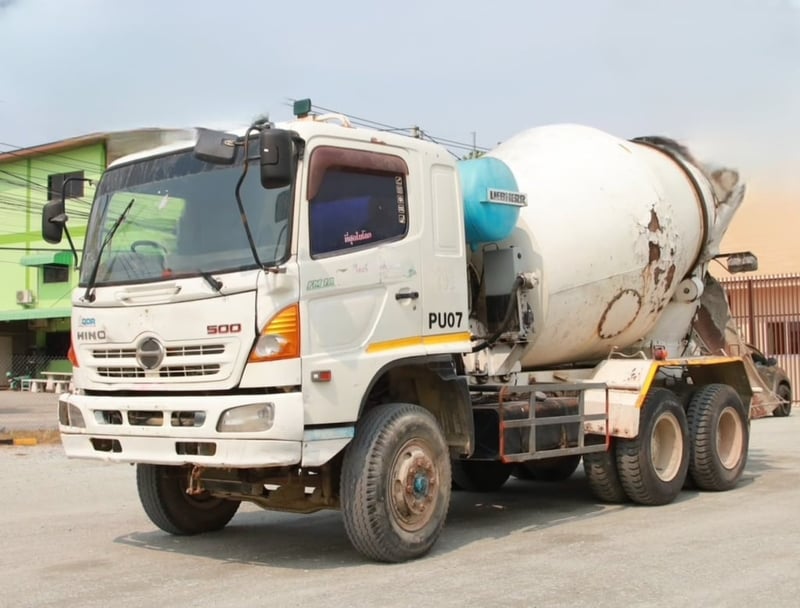 สิบล้อโม่ปูน H INO FM1A  330 แรงม้า ปี 56 (9081) ✔️โม่  LIEBHERR  7 คิว