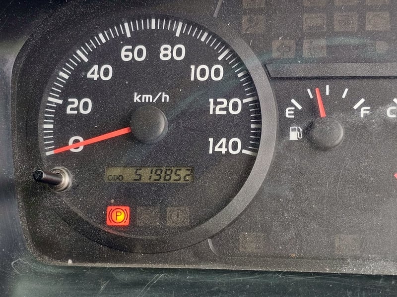 หกล้อตู้สิบบาน HINO FC9J 175 แรง ปี 2556 (8338) หกล้อตู้สิบบาน HINO FC9J 175 แรง ปี 2556 (8338)