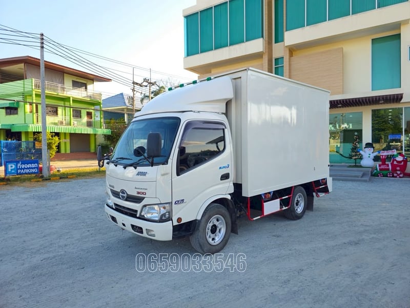 สี่ล้อตู้HINO