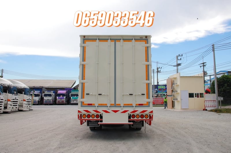 หกล้อตู้สิบบาน HINO FC9J 175 แรง ปี 2556 (8338) หกล้อตู้สิบบาน HINO FC9J 175 แรง ปี 2556 (8338)