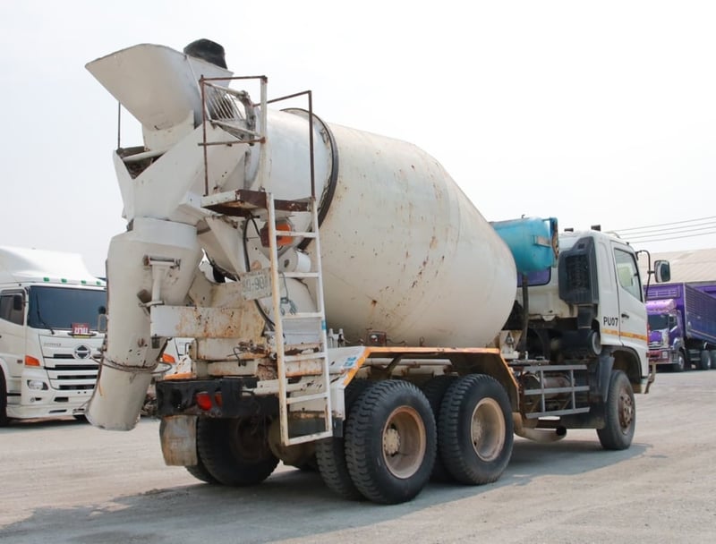 สิบล้อโม่ปูน H INO FM1A  330 แรงม้า ปี 56 (9081) ✔️โม่  LIEBHERR  7 คิว