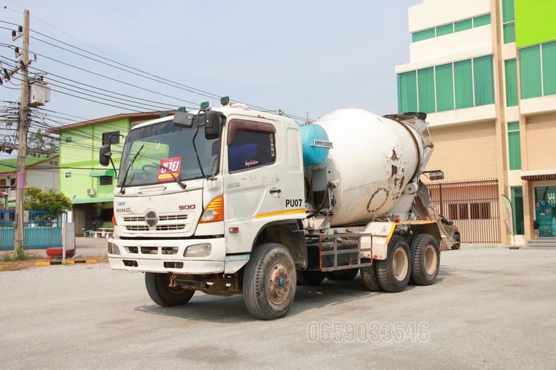 สิบล้อโม่ปูน HINO