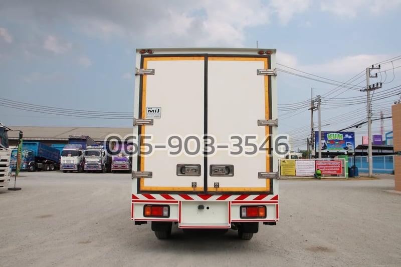 สี่ล้อตู้เย็น ISUZU NLR 130 แรง ปี 2566 (8088)
