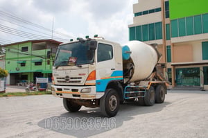 สิบล้อโม่ปูน