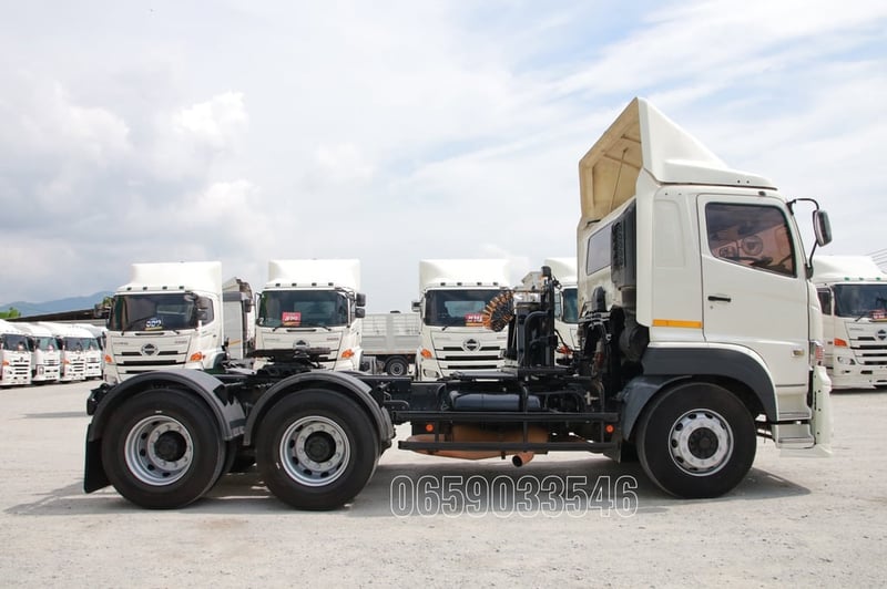 สิบล้อหัวลาก HINO สิบล้อหัวลาก HINO