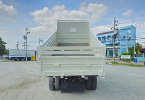 หกล้อดั้มพ์ isuzu Frr 210 แรงม้า ปี 2564 (3221)