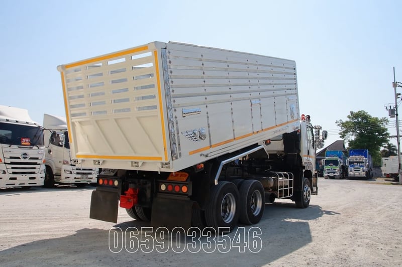 สิบล้อดั้มพ์ ISUZU