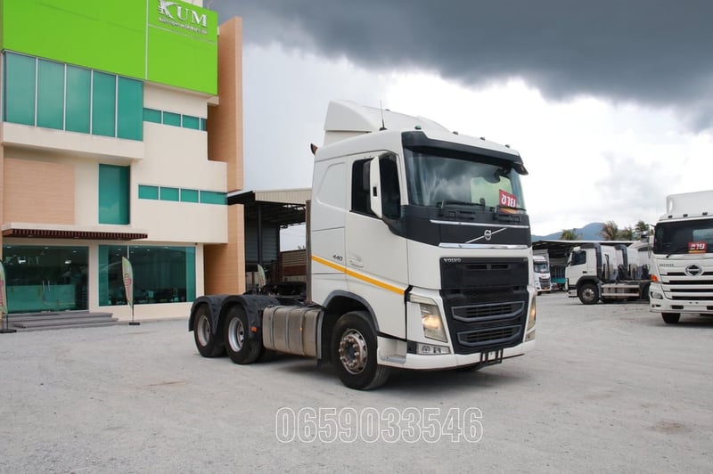 สิบล้อหัวลาก VOLVO FH 440 ปี 2558 (8454) สิบล้อหัวลาก VOLVO FH 440 ปี 2558 (8454)