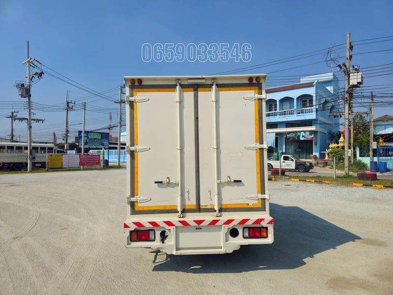 สี่ล้อตู้ HINO