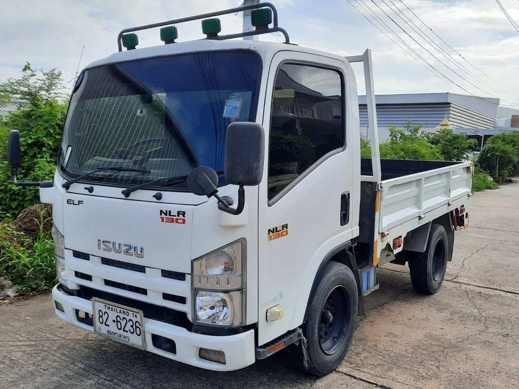 ISUZU NLR 96แรงม้า รถบรรทุก 4ล้อ กระบะเหล็ก ปี2017