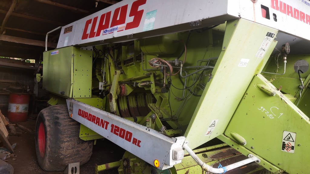 เครื่องอัดใบอ้อย ก้อนสี่เหลี่ยม เครื่องอัดใบอ้อย ก้อนสี่เหลี่ยม