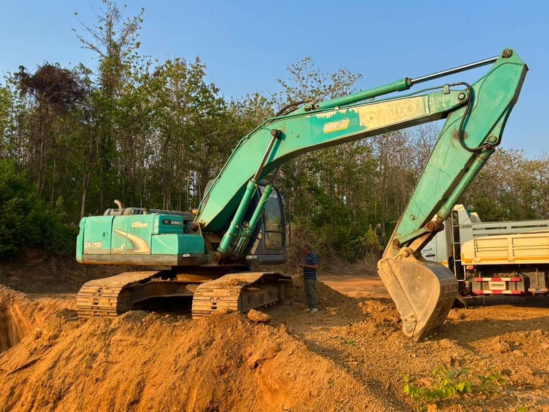 รถแบคโฮ KOBELCO PC200-8 Super X