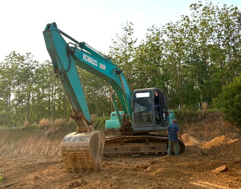 รถแบคโฮ KOBELCO PC200-8 Super X